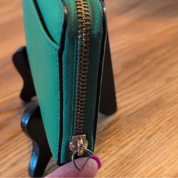 Kate Spade green Zip-Around Wallet - Picture 3 of 6